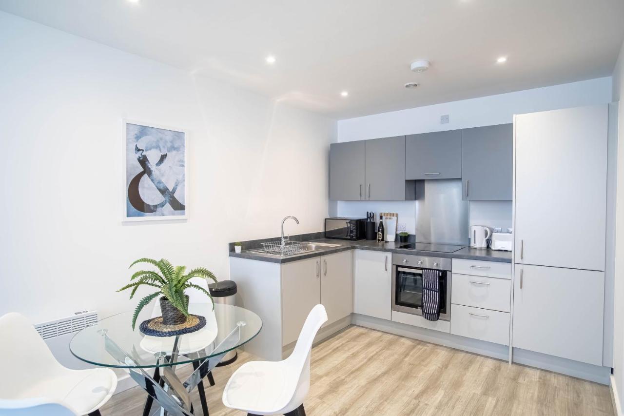 Luxury Apartments Available Next To Train Station - The Wallgate Apartments Wigan - Free Parking Eksteriør billede