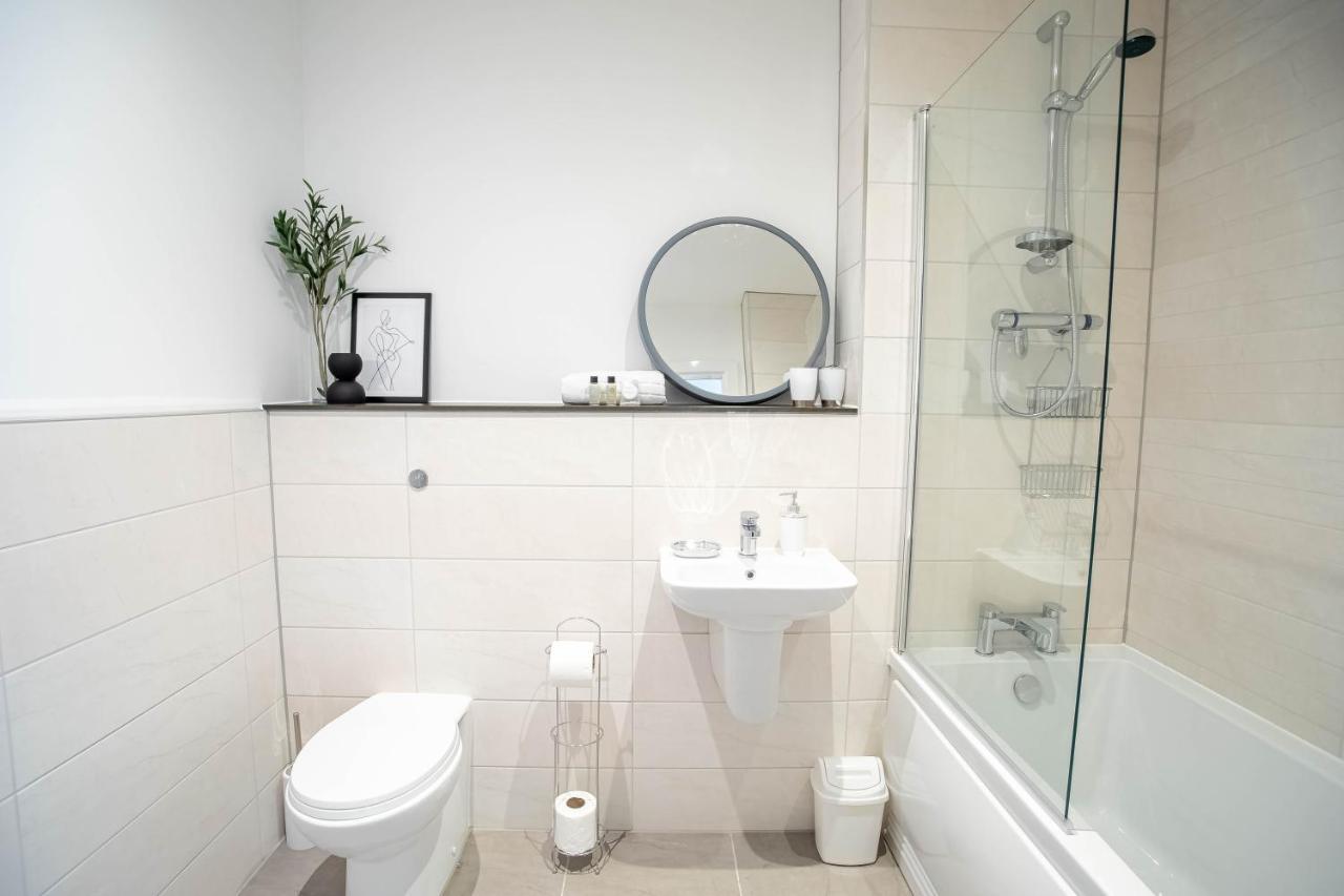 Luxury Apartments Available Next To Train Station - The Wallgate Apartments Wigan - Free Parking Eksteriør billede